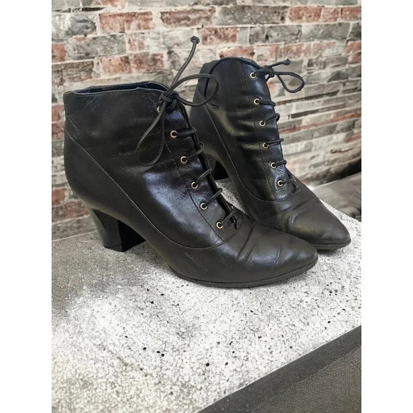 St John Lace Up Ankle Dance Boots 7 B Leather Italy Excellent Vintage Condition - Picture 1 of 16